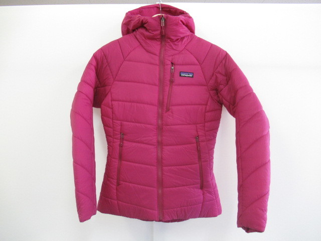 送料無料，定番人気 patagonia ウィメンズ ハイパー パフ フーディ XS インサレーション ジャケット ピンク 84395 登山 WW/アウトドアウェア 019638017(女性用)｜売買されたオークション情報、yahooの商品情報をアーカイ 女性用