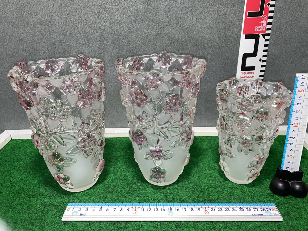  ガラス製品 花瓶3個まとめて出品(花瓶)｜売買されたオークション情報、yahooの商品情報をアーカイブ公開 - オークファン 花瓶