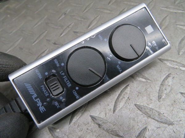 パワードサブウーファー ALPINE SWE-2200 アルパイン わけあり（保証