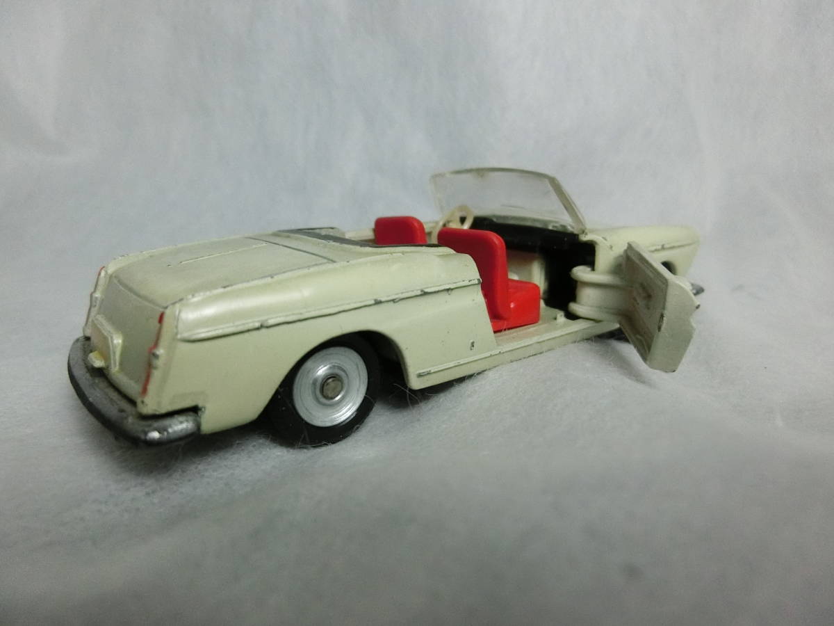 Dinky Toys 528 - PEUGEOT 404 Cabriolet Pininfarina Blanc 1:43, Atlas 2267013