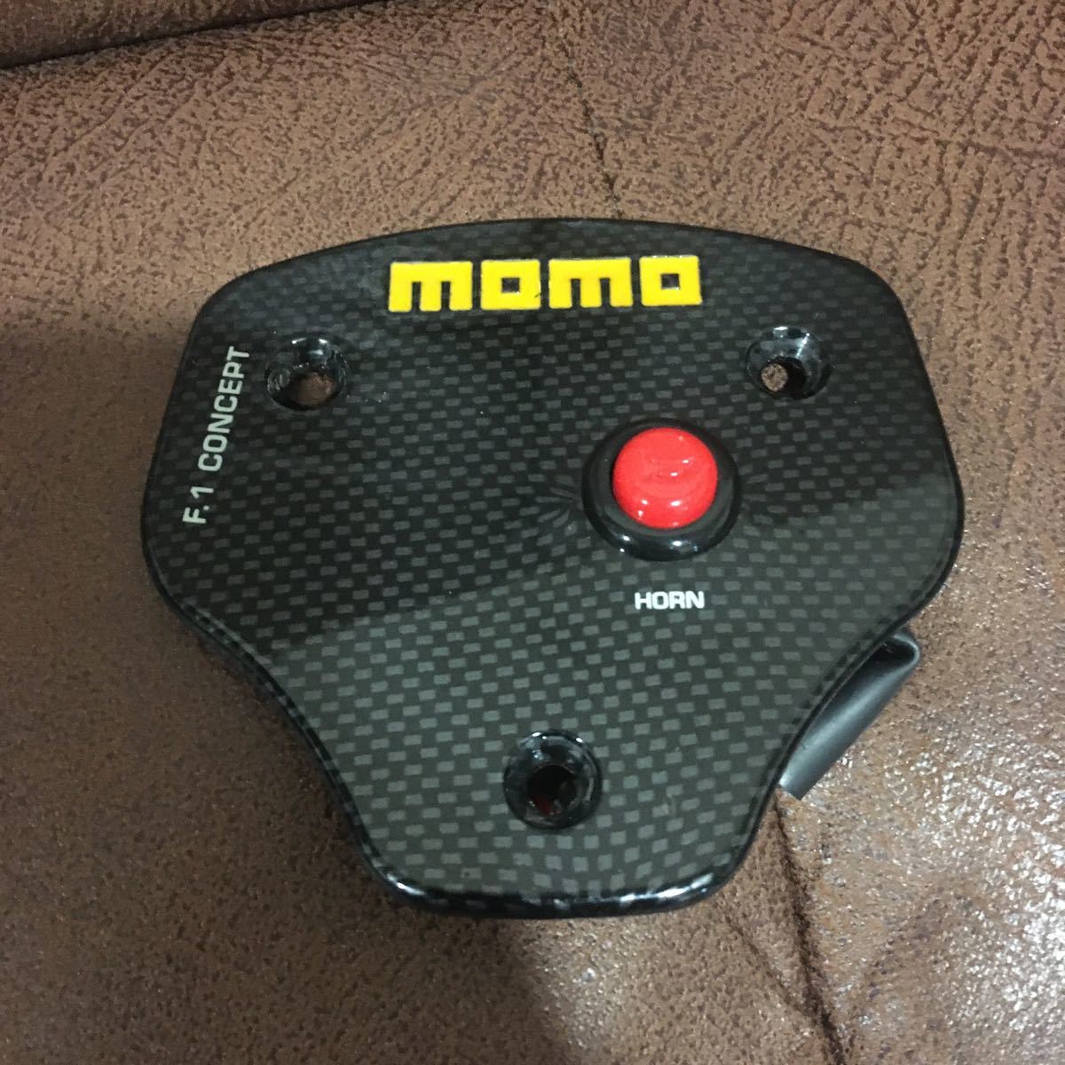 車 MOMO F.1 CONCEPT ホーンボタン付き ステアリングカバー