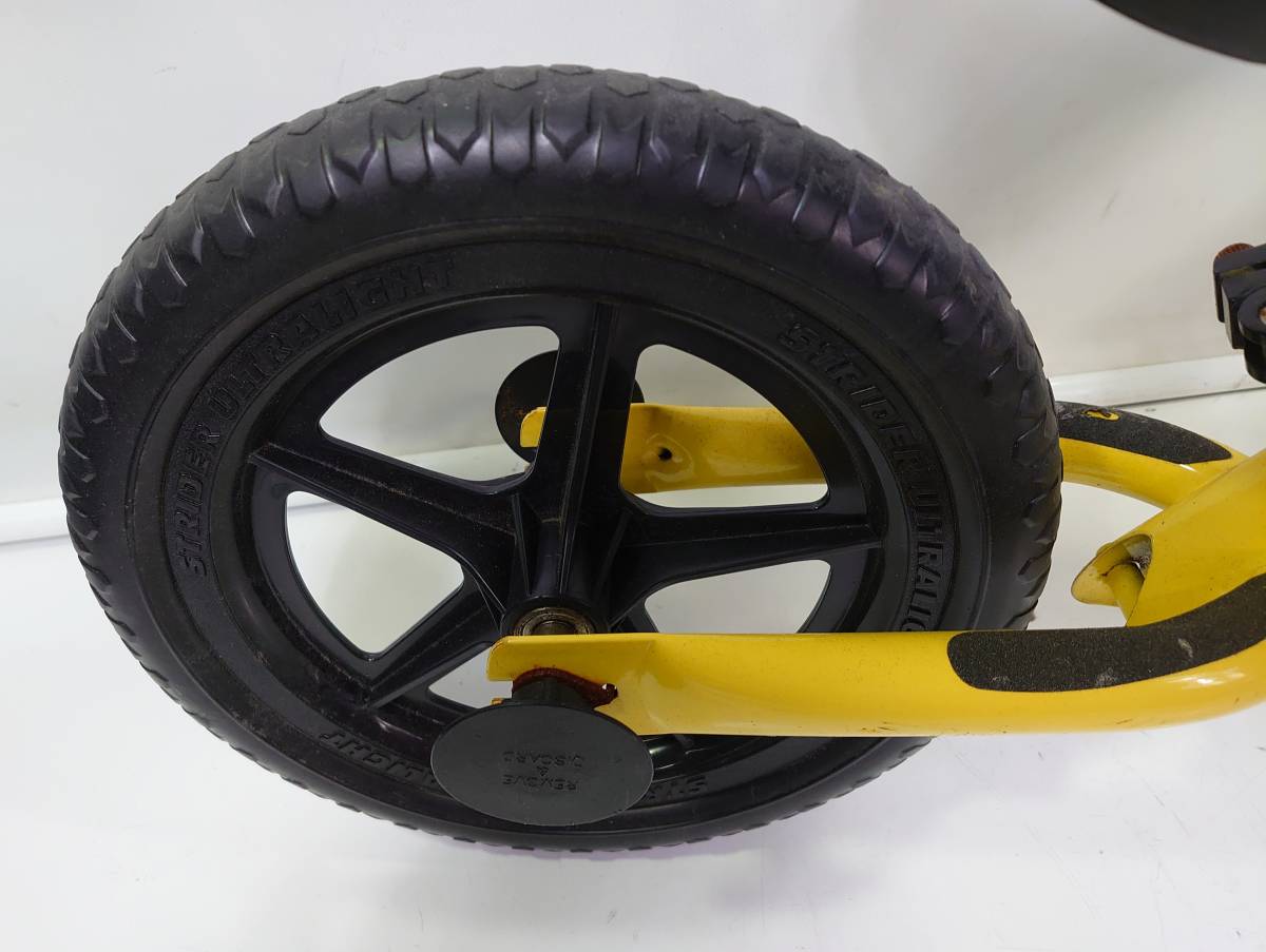 STRIDER ストライダー バランスバイク スポーツ 12インチ キックバイク ST-4 日本正規品 黄色 ST-J4（レッド) 赤&frasl;黒 0 SPORT イエロー 状態良好STRIDER イエロー｜Yahoo!フリマ（旧