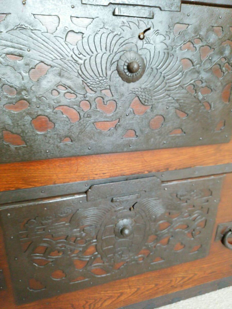 明治時代の佐渡八幡箪笥。貴重な前板ケヤキ材！！サイズはW1185×D440 