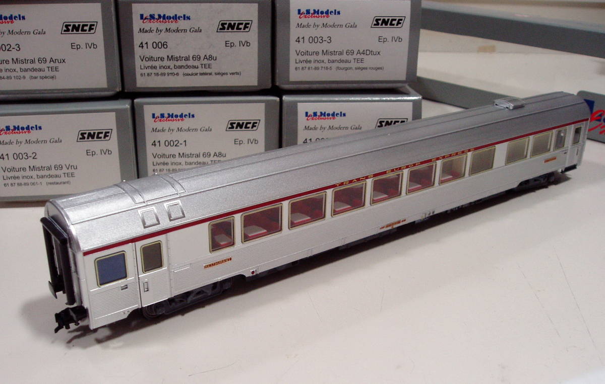 L.S.Models SNCF TEE Mistral 客車9両 TEE SNCF - Spur Modellbahn Goethe