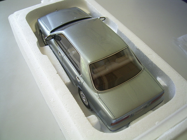 京商 日産 ミニカー 1⁄18 シーマ | - ハイブリッド 1／18シーマの通販