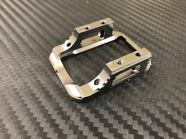 京商 V-ONE-RRR/R4用 ワンピースエンジンマウント 中古美品 ホビー