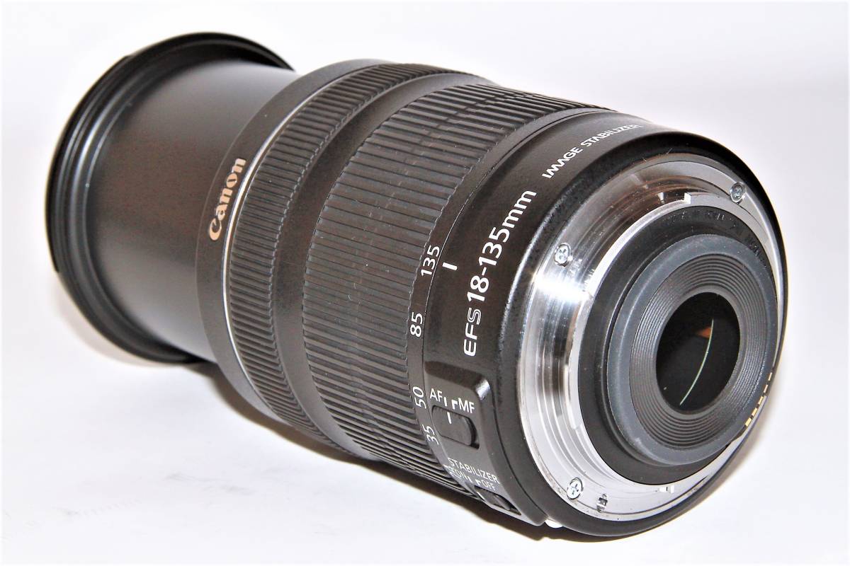 Canon EF-S 18-135mm IS f⁄3.5-5.6 Lens STM : USM com is Zoom
