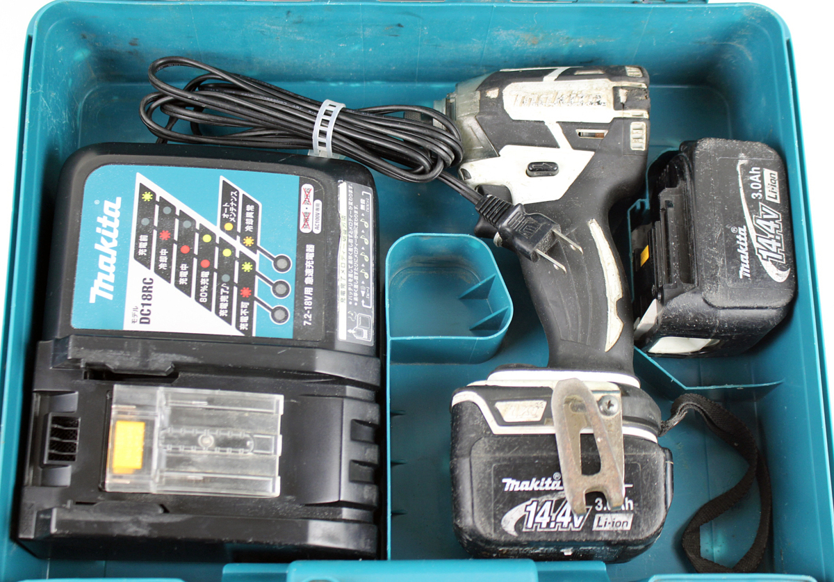 大人気 品 工具 充電式インパクトドライバー TD137Dmakita/マキタ 急速充電器/充電池2個 セット ケースつき 説明書 ビット欠品(本体)｜売買されたオークション情報、yahooの商品情報をアーカイブ公開 - インパクトドライバ