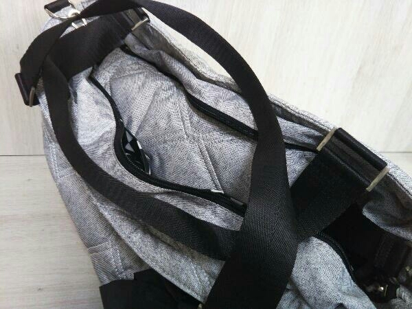 【美品】 Thea Thea ティアティア マザーズバッグ 2WAY ポーチ、オムツ替えマット、哺乳瓶ケース付き_4