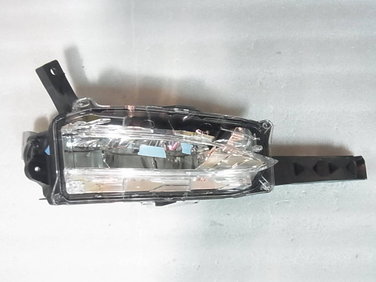 【SALE，人気SALE】 レクサス NX 後期 LED フォグランプ 右 AGZ1# AYZ1#(レクサス用)｜売買されたオークション情報、yahooの商品情報をアーカイブ公開 - オークファン 純正品