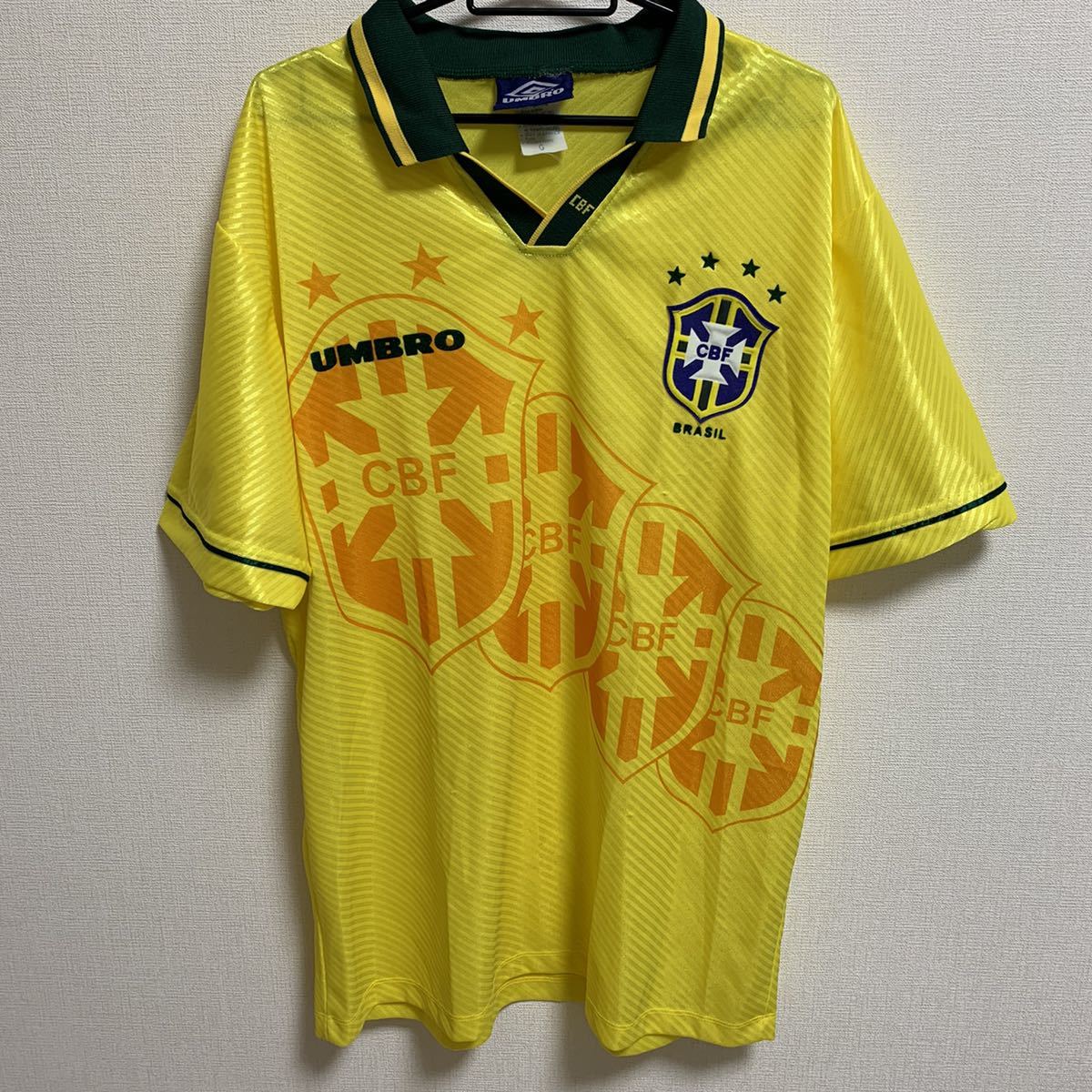 送料無料，爆買い ブラジル代表 UMBRO 94 アメリカ W杯 サッカー フットサル ユニフォーム トレーニングウェア アンブロ(ブラジル)｜売買されたオークション情報、yahooの商品情報をアーカイブ公開 - オークファ ユニフォーム