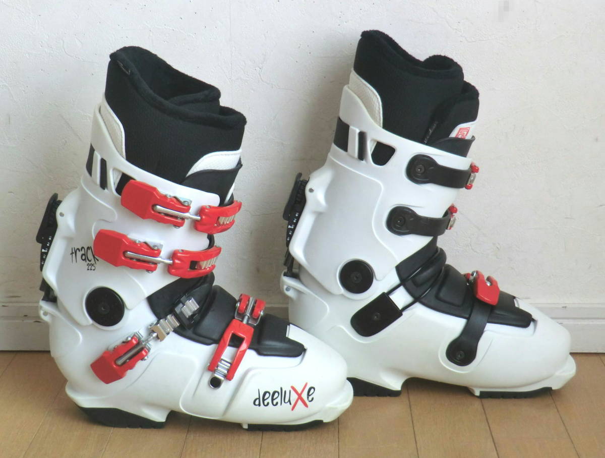 DEELUXE ディーラックス ⁄ DEELUXE（ディーラックス） 225スノーボード