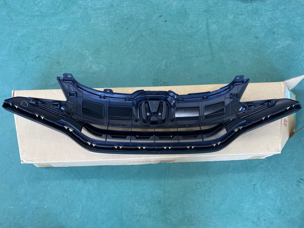 ホンダ フィット GP5 純正 フロント グリル
