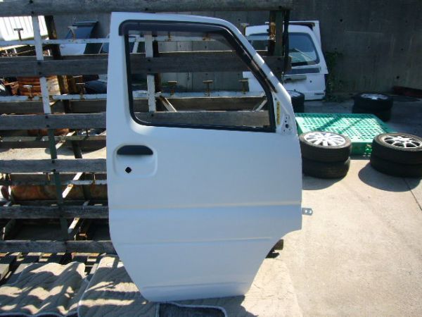 U72T クリッパー　右ドア　右フロントドア　W37　3EN　白　走行34千km U71T U61T U62T R10615-1