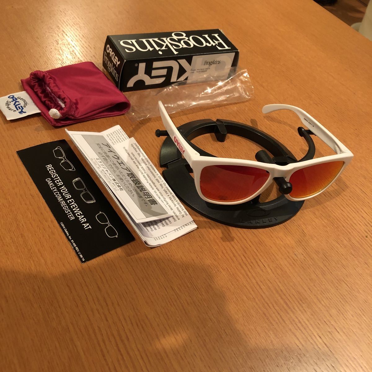 【激安大特価，爆買い】 OAKLEY フロッグスキン FROGSKINS POLISHED WHITE 定価20900円 検ラッチ(セル、プラスチックフレーム)｜売買されたオークション情報、yahooの商品情報をアーカイブ公開 - オークファン セル、プラスチックフレーム
