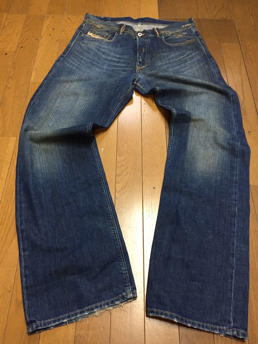 O-2 DIESEL製品デニムパンツ　ディーゼルジーンズ　W33 ボトムス