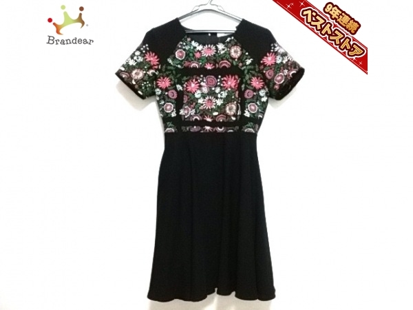 ブルーガールブルマリン Blugirl Blumarine 黒 レッド マルチ レディース 刺繍 花柄 ワンピース ワンピース 売買されたオークション情報 Yahooの商品情報をアーカイブ公開 オークファン Aucfan Com