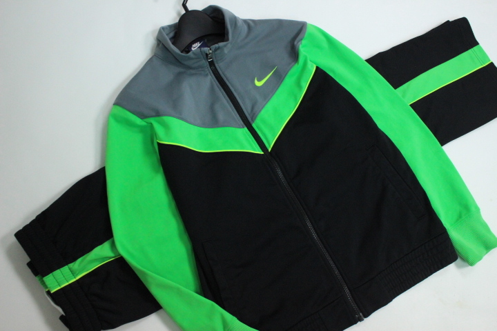 品質保証，限定セール LFX-527〇5000円以上 NIKE ナイキ トラックスーツ ジャージ上下セット ブラック 男の子 キッズ L 150-160(上下セット)｜売買されたオークション情報、yahooの商品情報をアーカイブ公開 - オークファ 上下セット