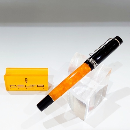 ☆ デルタ 希少品 入手困難 ☆ デルタ ドルチェビータ スリム 万年筆 M