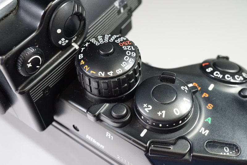 161】NIKON／ニコン F4S ボディ MB-21装着 一眼レフカメラ本体 オート
