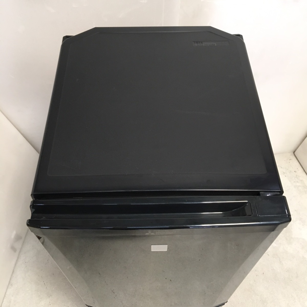 東大阪発 MITSUBISHI/三菱 冷凍冷蔵庫 MR-P15EZ-KK1 146L 2ドア 右開き 