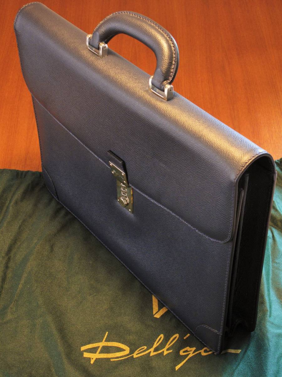 新品未使用！ デルガ DELLGA ブリーフケース ネイビー 伊勢丹 取り扱い 