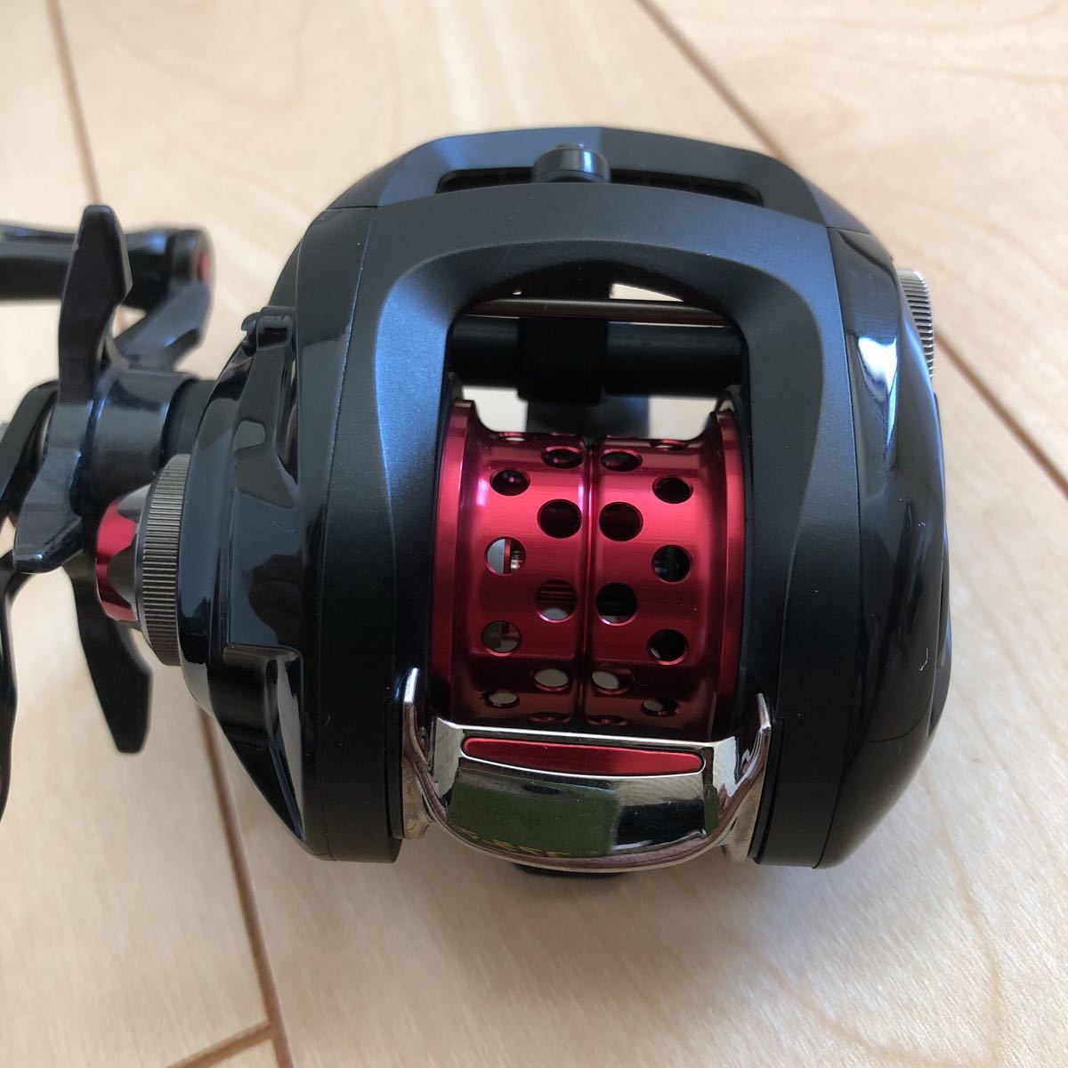 AIR 8.1L SS ダイワ 左ハンドル ベイト DAIWA ☆USED品 LEFT HANDLE DAIWAダイワ DAIWA淡水専用ダイワ『SS ベイトリール 左ハンドルのみ』00614161 レフトハンドル エアー｜Yahoo!フリマ（旧PayPay