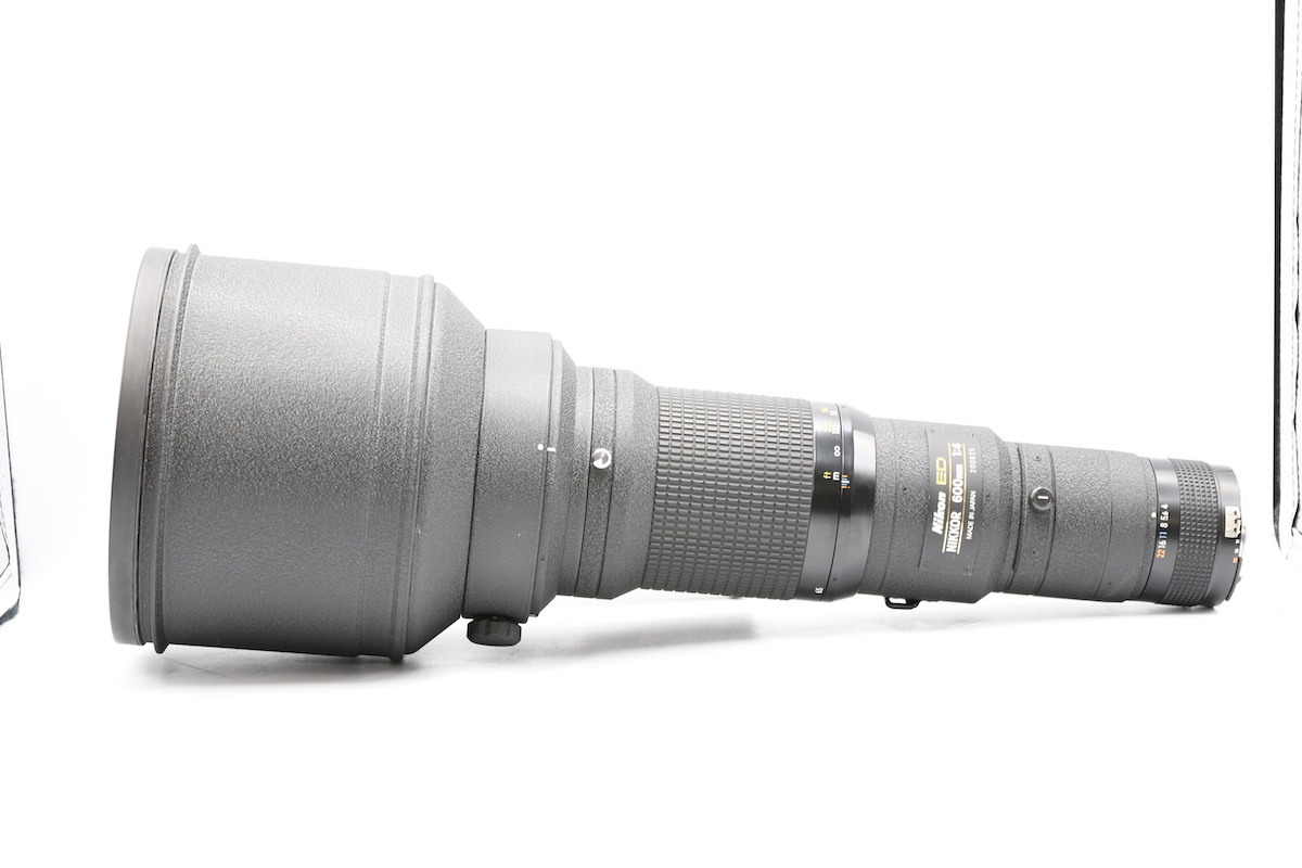 Nikon ED NIKKOR 600mm 1:5.6望遠レンズ