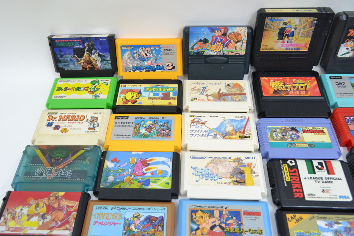 ファミリーコンピュータ本体（ソフト4本付） 任天堂 Nintendo□ファミリーコンピュータ・ディスクシステム 本体
