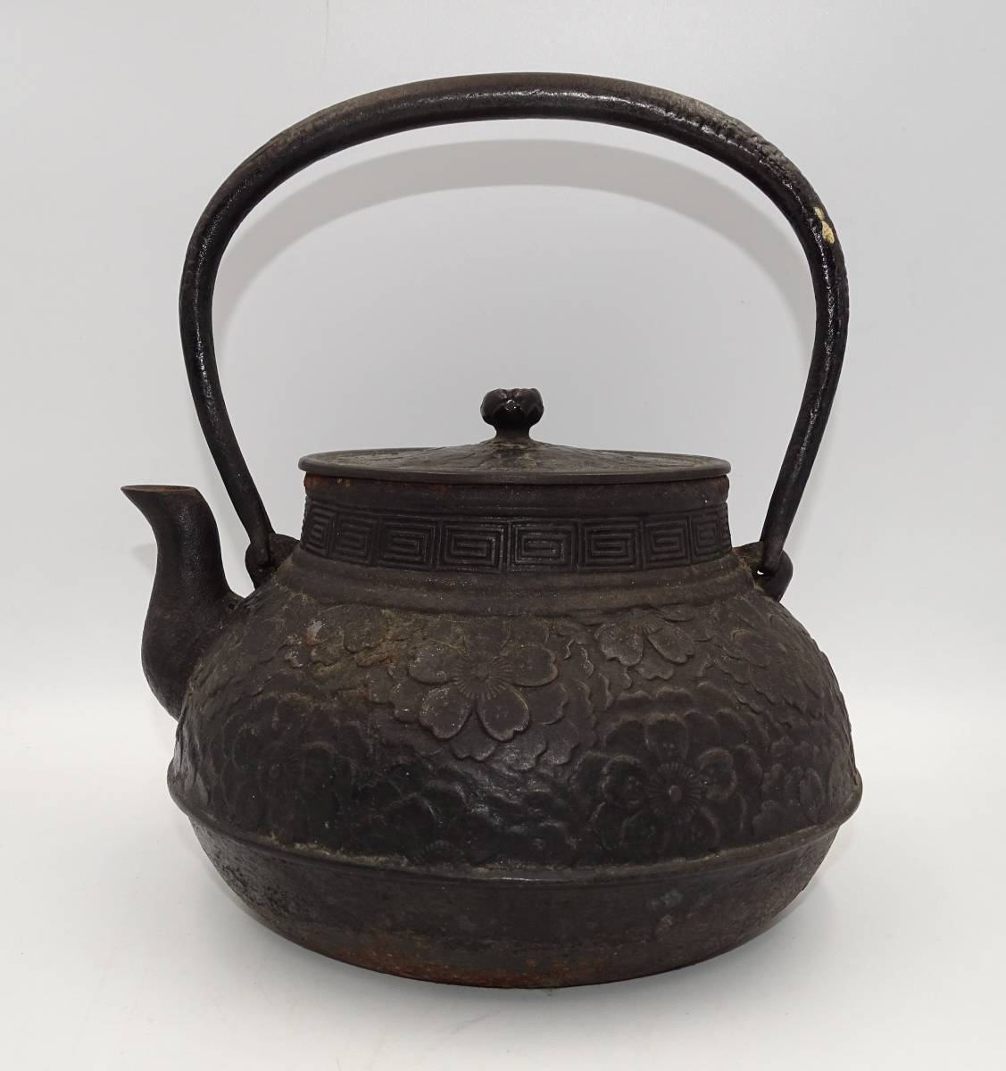 数量限定，送料無料 茶道具 鉄瓶 桜模様(鉄瓶)｜売買されたオークション情報、yahooの商品情報をアーカイブ公開 - オークファン 鉄瓶