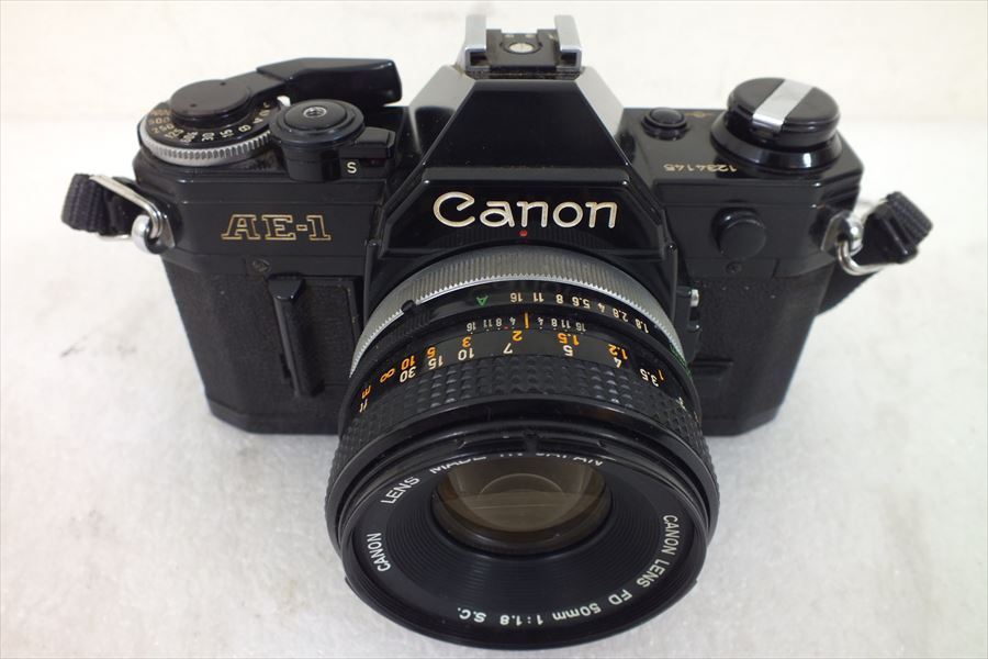 Canon FD AE-1 50mm f⁄1.8 Lens Film SLR w⁄ Camera Program | 35mm