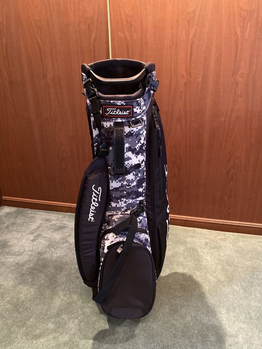 タイトリスト キャディバッグ スタンドバッグ Titleist 美品 | アスリート向け スタンド式 軽量 美品タイトリスト 黒白赤 スタンドキャディバッグ ゴルフバッグ スタンド（ゴルフ｜スポーツ ゴルフタイトリスト すぐ使える