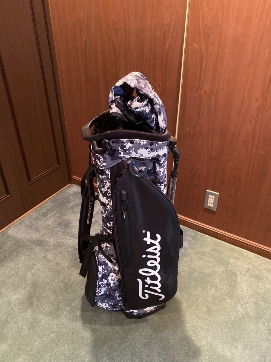 タイトリスト キャディバッグ スタンドバッグ Titleist 美品 | アスリート向け スタンド式 軽量 美品タイトリスト 黒白赤 スタンドキャディバッグ ゴルフバッグ スタンド（ゴルフ｜スポーツ ゴルフタイトリスト すぐ使える