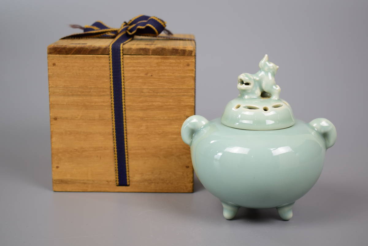 古伊万里（鍋島様式）青磁獅子香炉 江戸時代中期頃 | 古美術ささき 古