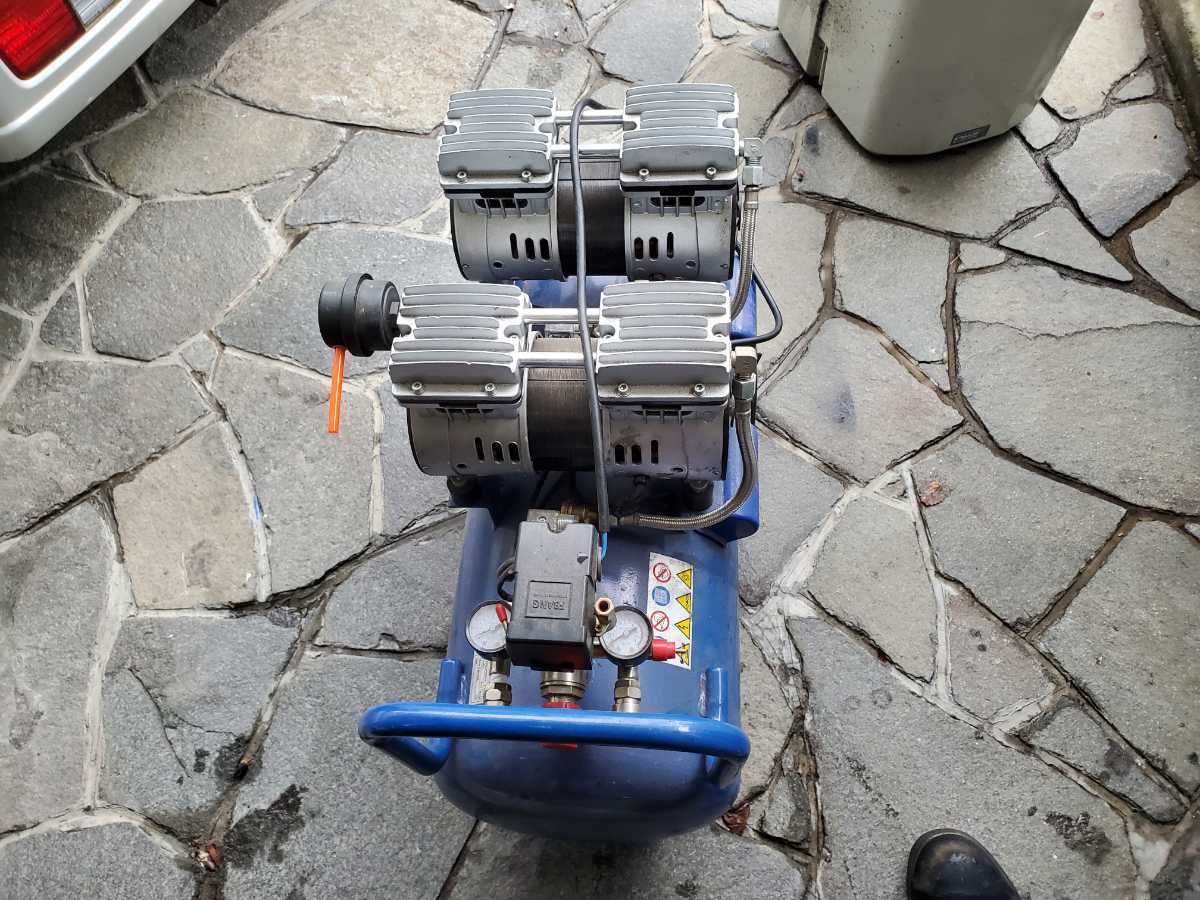 コンプレッサー オイルレス ジャンク品 100V DZW038 2026年 