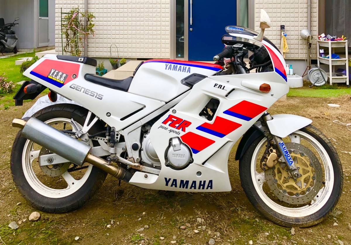 FZR250 2kr ジャンク パーツ取り 車体 ヤマハ 書類無し 引き取り 格安スタート 売り切り エンジン始動動画有り_1