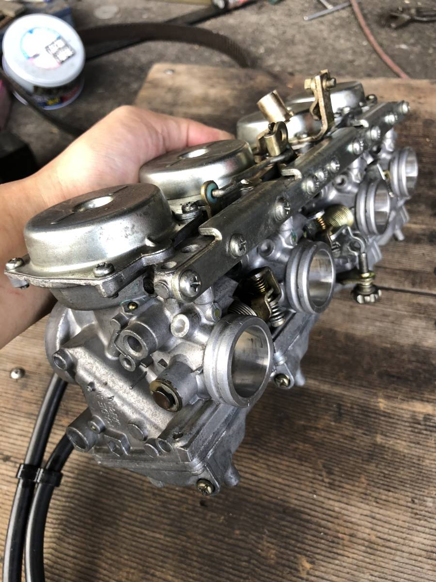 FZR250 2kr ジャンク パーツ取り 車体 ヤマハ 書類無し 引き取り 格安スタート 売り切り エンジン始動動画有り_10