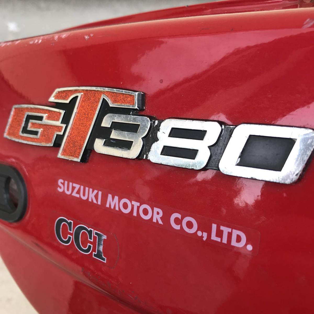 ◇◇美品 GT380 右側サイドカバー エンブレム 取付ネジ CBX/CBR/XJ/GS