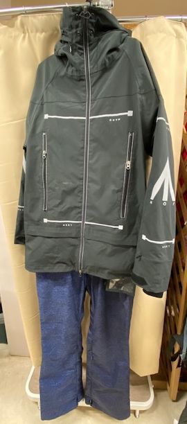 人気セール，限定SALE スノーボードウェア上下セット MARQLEEN マークリーン XL 店頭引渡しOK 札幌市 拓1404(その他)｜売買されたオークション情報、yahooの商品情報をアーカイブ公開 - オークファン その他