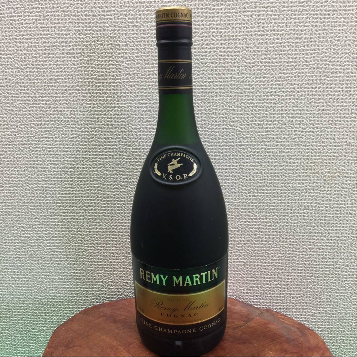 低価，HOT 古酒 ブランデー コニャック レミーマルタン レミーマルタンVSOP 黒ラベル 700ml 40%(レミーマルタン)｜売買されたオークション情報、yahooの商品情報をアーカイブ公開 - オークファン コニャック