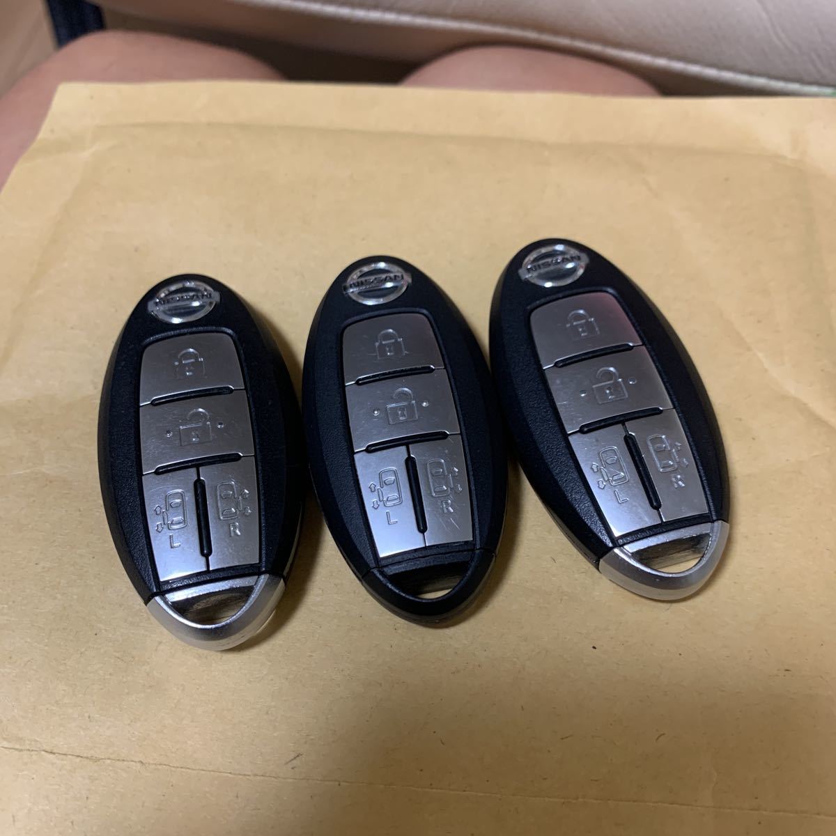 送料無料☆日産 純正 スマートキー 4ボタン セレナ C25 C26