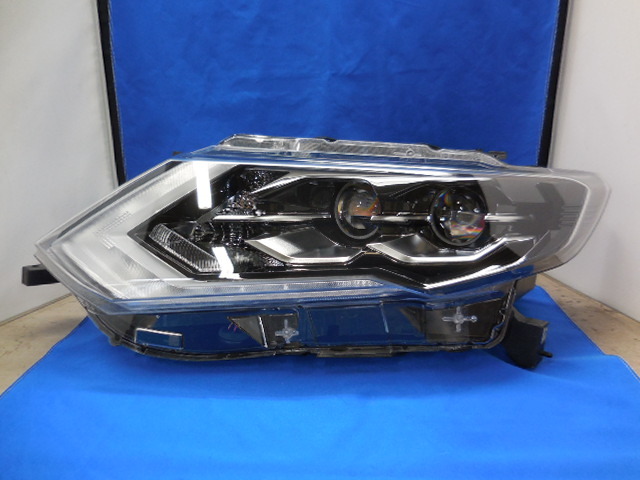 即決 エクストレイル T32 後期 左ライト LED 100-23746 812000 レンズ