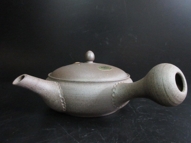 常滑焼 名工 甚秋(伊藤成二)造 手捻り 椿図彫蓋 平茶注 急須 煎茶道具