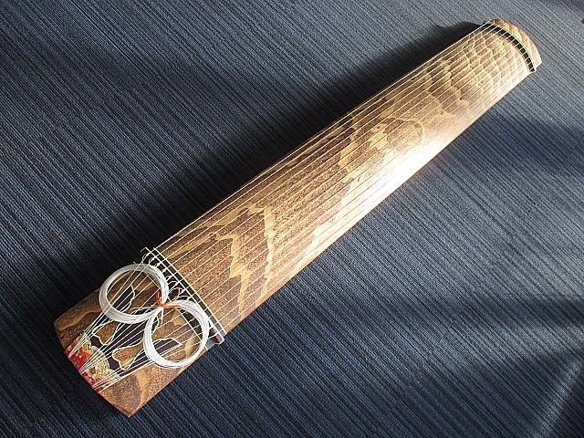 1739) 現状品 箏 琴 すだれ彫り 並甲 13弦 全長約184cm 和楽器 弦楽器