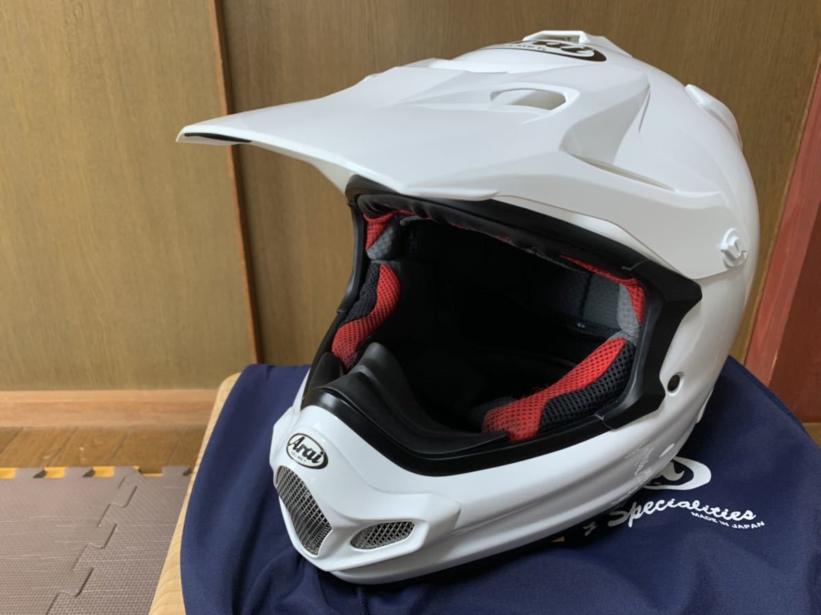 格安，高品質 Arai アライ V-Cross4 VX4 オフロード モトクロス 61.62cm XLサイズ ホワイト(XLサイズ)｜売買されたオークション情報、yahooの商品情報をアーカイブ公開 - オークファン フルフェイス（オフロード用）