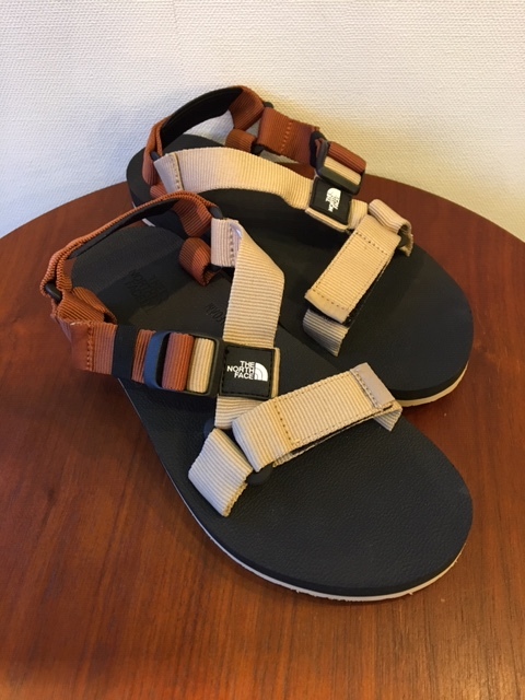 NORTH THE ノースフェイス GORE-TEX FACE W 24.5cm トレッキングシューズ 美品 - メルカリ FACE（スリッポン&frasl;モカシン）のフリマアイテム一覧 WP 24.0cm スニーカー ノースフェイス（靴サイズ（cm）24.0）（スニーカー