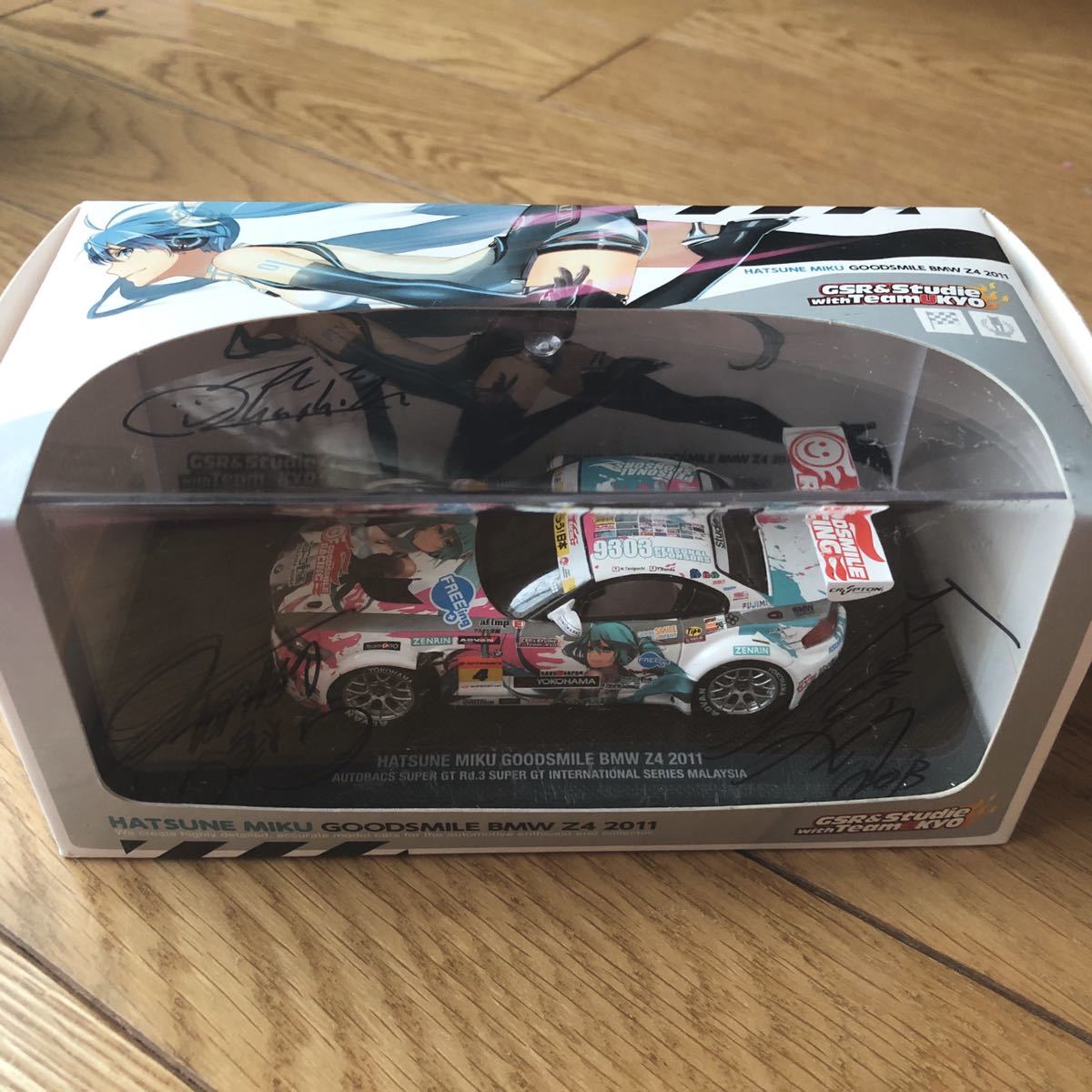 EBBRO SUPER GT 2011 初音ミク BMW Z4 【公式通販】