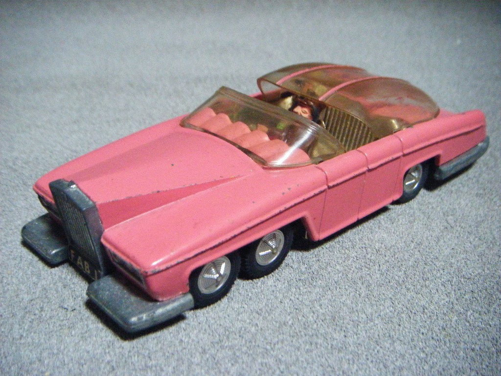 □DINKY TOYS『レディペネロープ FABI THUNDERBIRDS Century 21 Pink