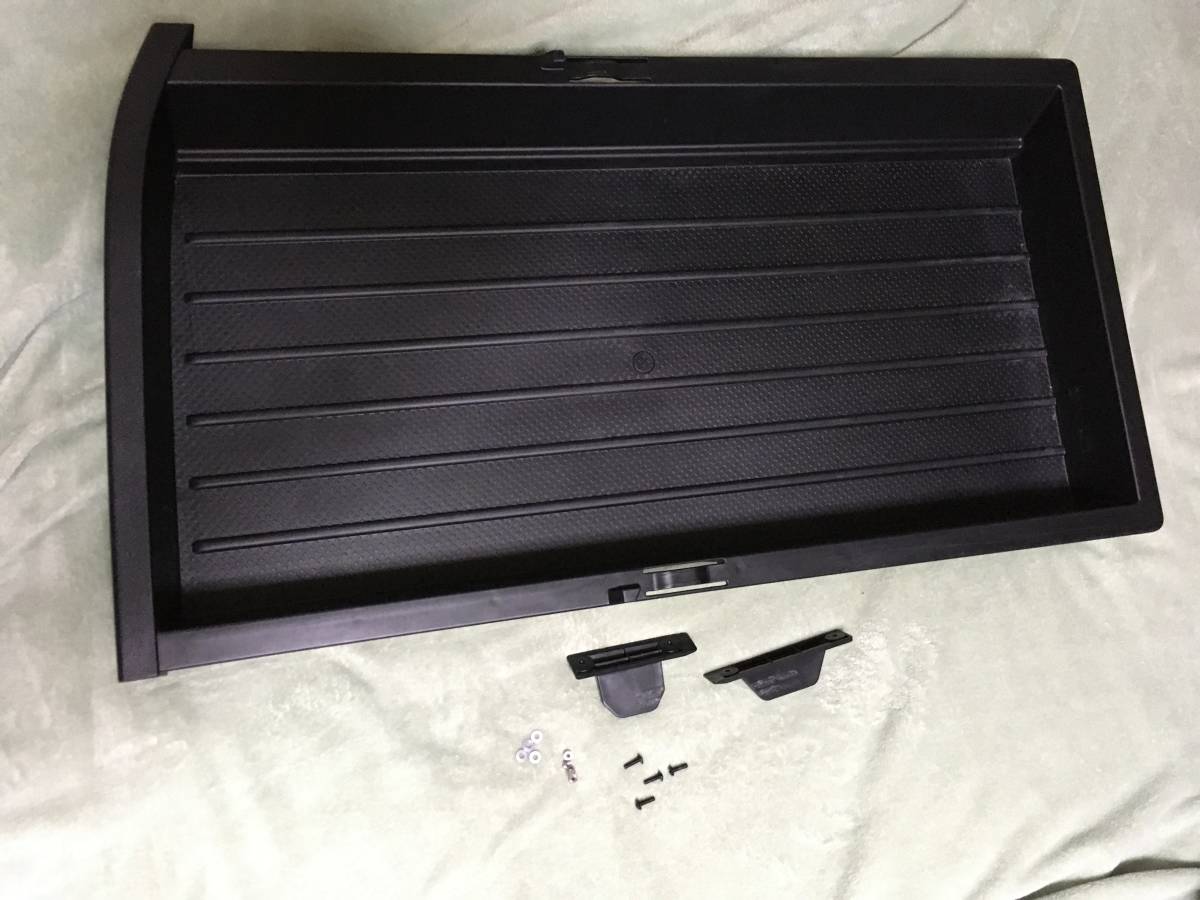 日産エクストレイルT31型 純正op ラゲッジアンダートレイ左側 エクストレイル 純正オプション T31後期・日産純正オプション・ T31