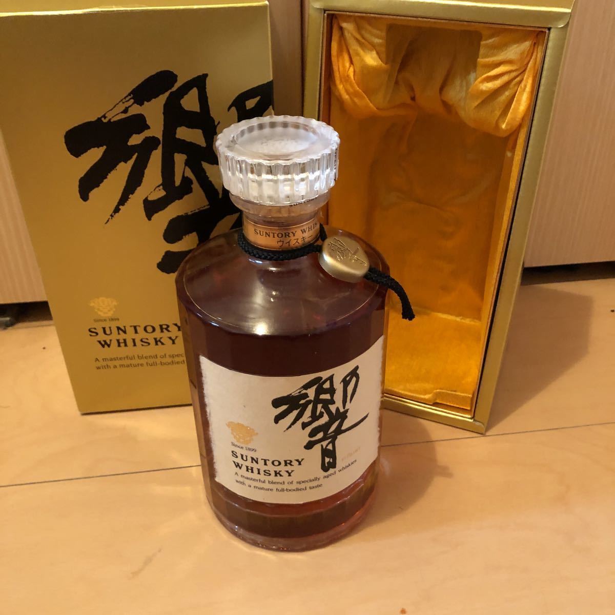 響 裏ゴールドラベル サントリー 金キャップ 750ml ウイスキー SUNTORY